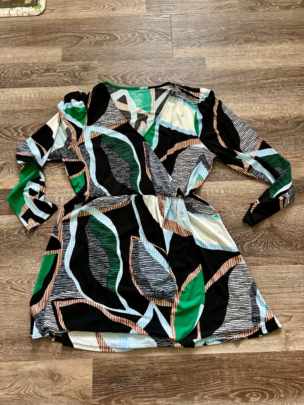 Nine West Women’s Multicolor Wrap Bottom Long Sleeve V-neck Stretch Dress XXL